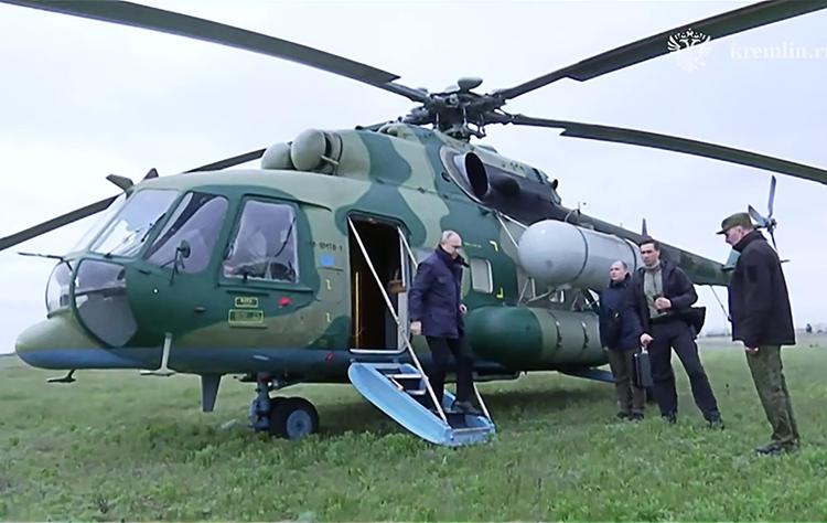 Putin al fronte, visita Kherson e Luhansk - Ascolta