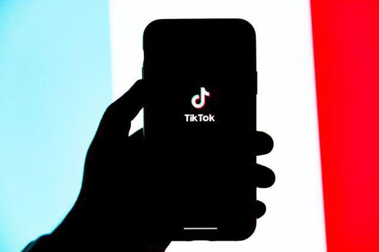 Concorsi a premi su TikTok: anche le aziende italiane finalmente ci credono