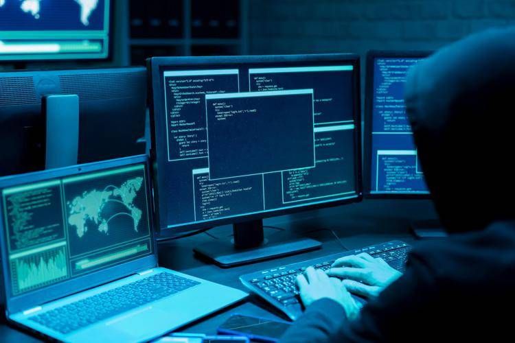 Hacker - 123RF