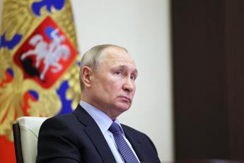 Ukraine, Putin puts hostile countries assets under ‘controlled administration’