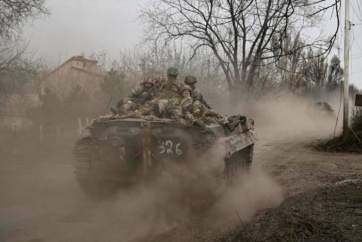 Ukraine and Moscow wipe out a base in Crimea under a counterattack