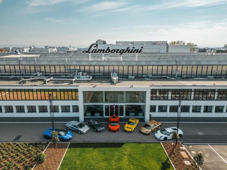 Dopo 2022 da record Lamborghini festeggia i suoi primi 60 anni