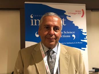 Covid, immunologo Perno: “Malattia e infezione cambiate tantissimo”