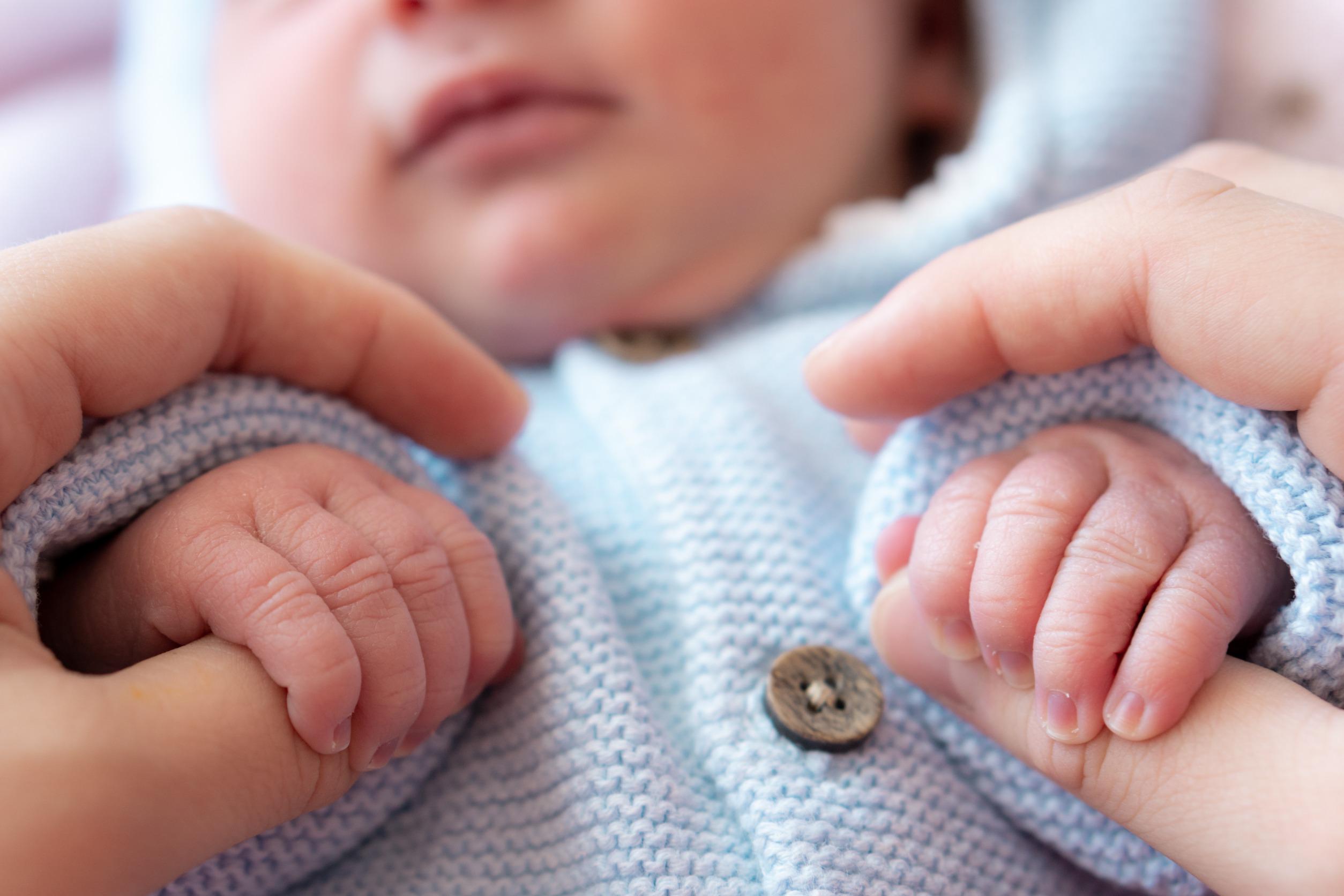 Fertilização, primeiro bebê nascido na Grã-Bretanha com DNA de 3 ‘pais’