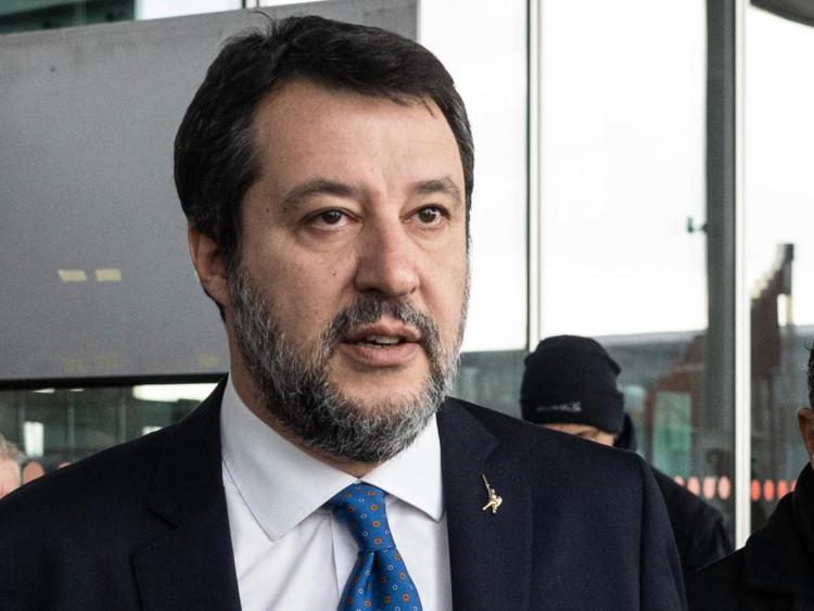 Fazio lascia la Rai, Salvini lo 'saluta': anni di scintille social
