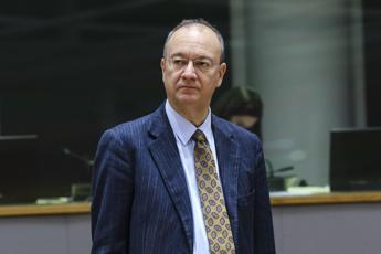 Natalità, Valditara: “Quadro allarmante, fra 10 anni studenti da 7,4 mln a 6, calano le cattedre”