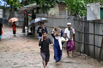 Cyclone Mocha makes landfall, hitting the coast of Bangladesh and Myanmar