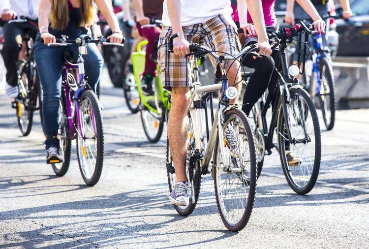 'Troppi incidenti su due ruote', il decalogo della bici sicura