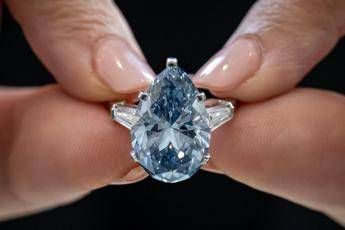 A record-breaking diamond, Bulgari Laguna Blu sold for 25 million