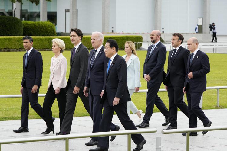 I leader del G7 al Memoriale di Hiroshima (Afp)