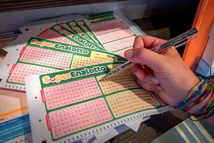 How much can you win at Superenalotto with 2, 3, 4, 5 and 5+1?