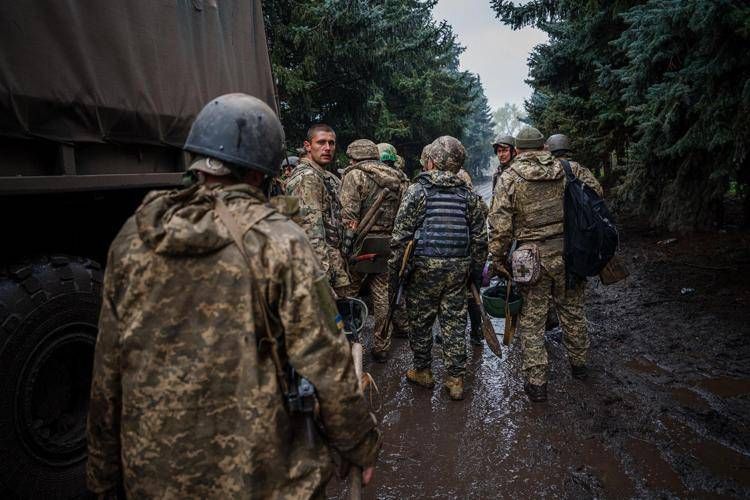 Soldati ucraini in marcia - Afp