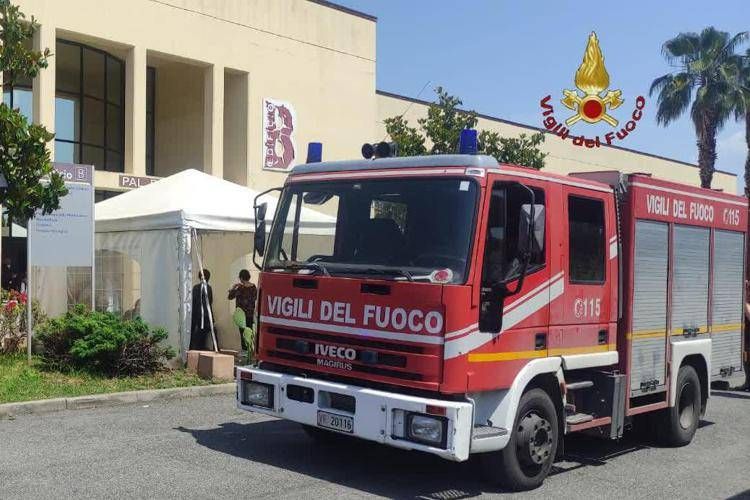 Roma, incendio al reparto ginecologia dell'ospedale Pertini