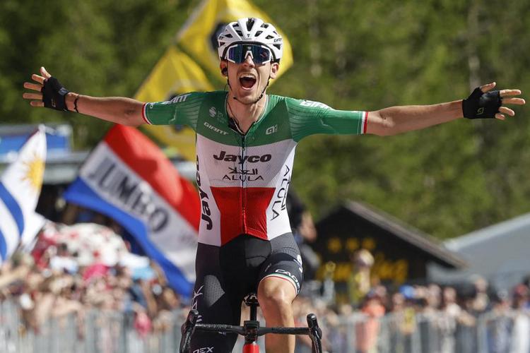 Giro d'Italia, Zana vince 18a tappa e Thomas resta maglia rosa