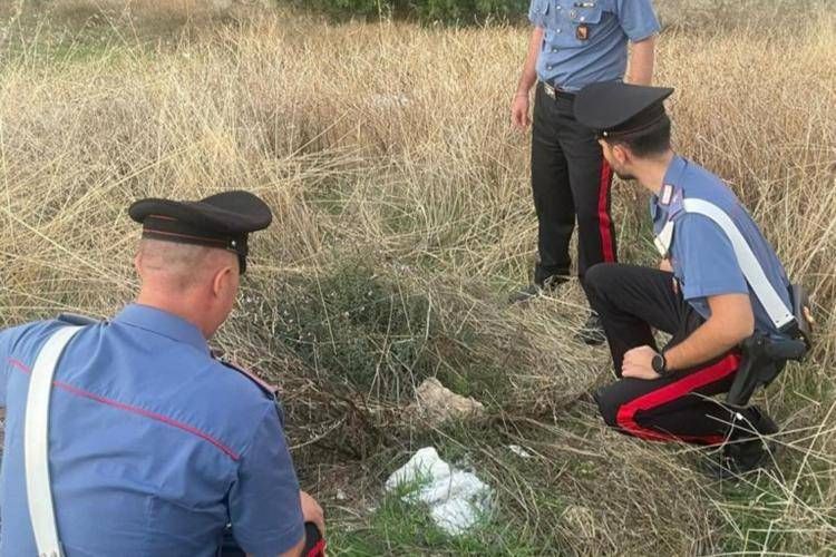 Trapani, neonato abbandonato in campagna a Paceco: arrestati baby genitori