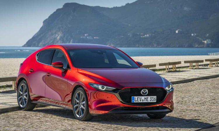 Nuova Mazda3 2024: più connessa e sicura