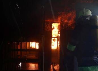 Ukraine, refinery hit in Russian city.  “Kiev towards peace summit without Moscow”