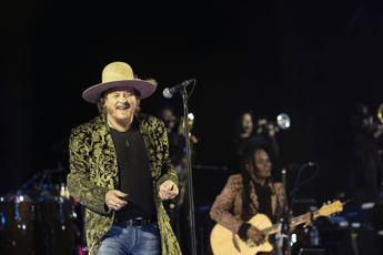 Zucchero: "In tour in tutto il mondo ma senza casa discografica"