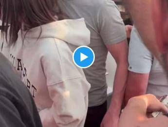 Arbitro Taylor insultato da tifosi Roma, moglie e figlia spaventate - Vid