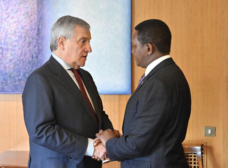 Italy's foreign minister Antonio Tajani (L) with Kenyan counterpart Alfred Mutua (R)