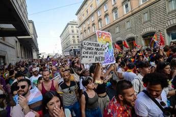 Roma Pride, Regione Lazio revoca patrocinio: scoppia la polemi