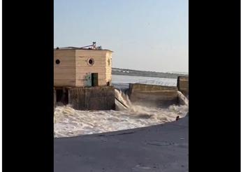 Dam near Kherson destroyed, Ukraine-Russia exchange of accusations