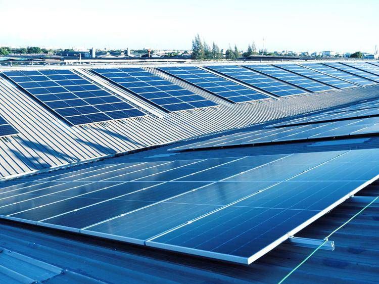 Nella foto esempi di impianto fotovoltaico per le impese