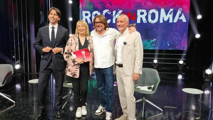L'assessore Alessandro Onorato, la direttrice Rai Radio 2 Simona Sala, Maximiliano Bucci e Sergio Giuliani, fondatori di Rock in Roma