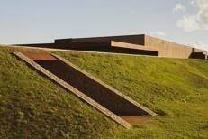 Lunae, una nuova cantina per celebrare il lavoro, la terra e la natura