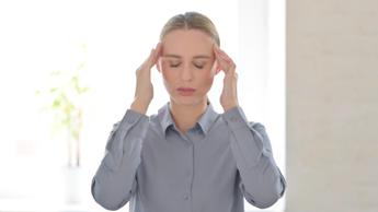 Soffrire di emicrania aumenta rischio ictus, allarme donne