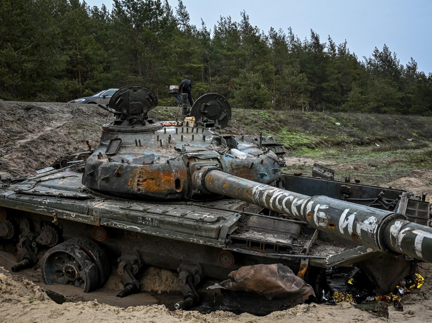 Ukraine and Russia, here they are, kamikaze tanks are at war