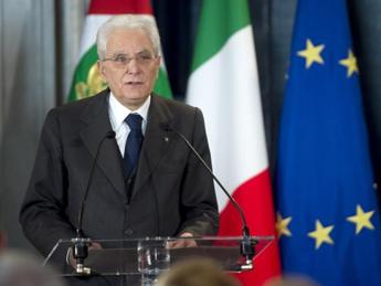 Mattarella: “Full solidarity with Meloni, violence overwhelms political dignity”