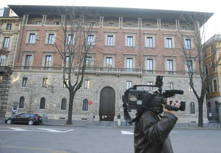 La sede di Fininvest (Fotogramma)