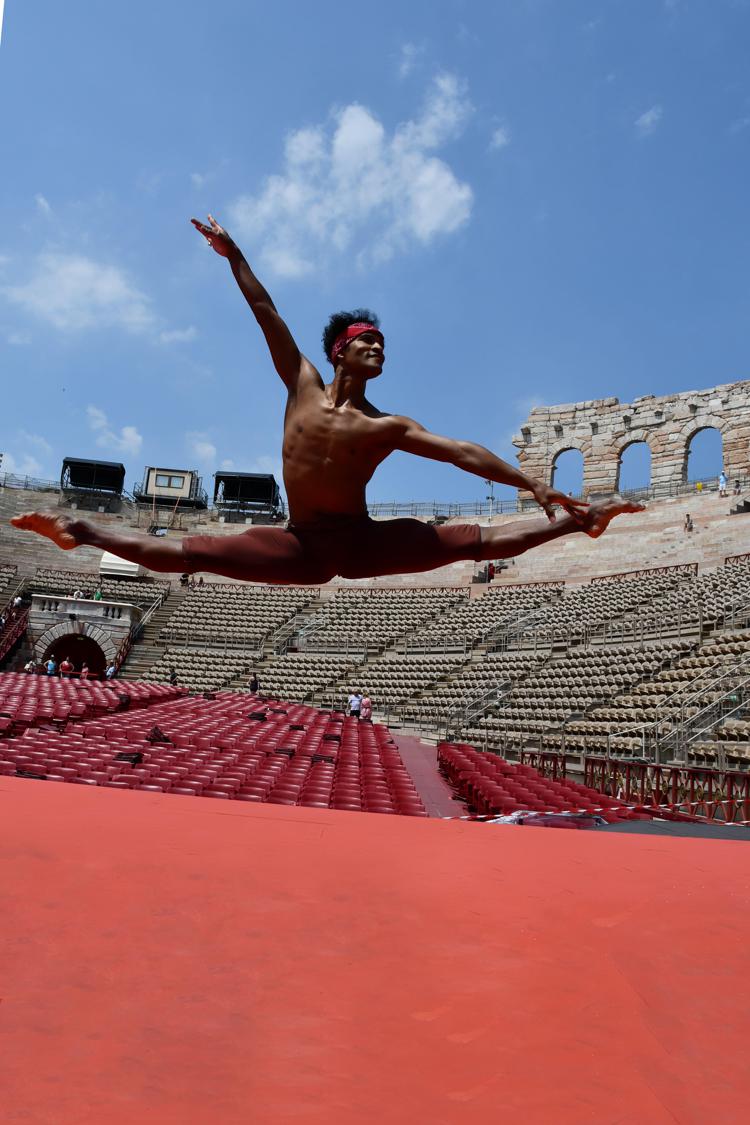 Il ballerino colombiano Fernando Montano al Festival dei Due Mondi di Spoleto