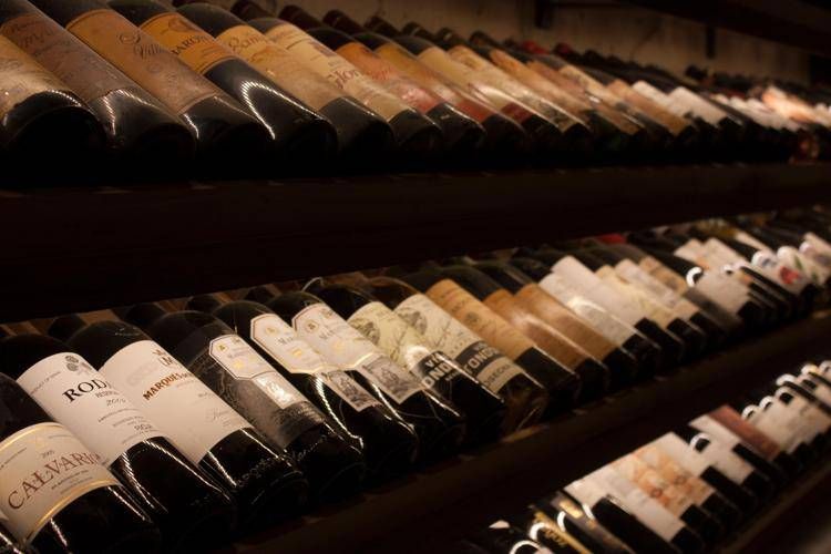 Vino, investire in etichette pregiate? Ecco i 3 errori da non fare