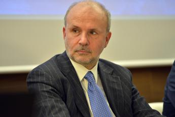 Covid e isolamento positivi, Schillaci: “Lo toglieremo, di fatto inapplicato”