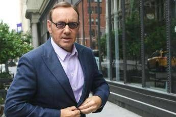 Kevin Spacey defends himself as accuser: “I definitely misunderstood the signals”