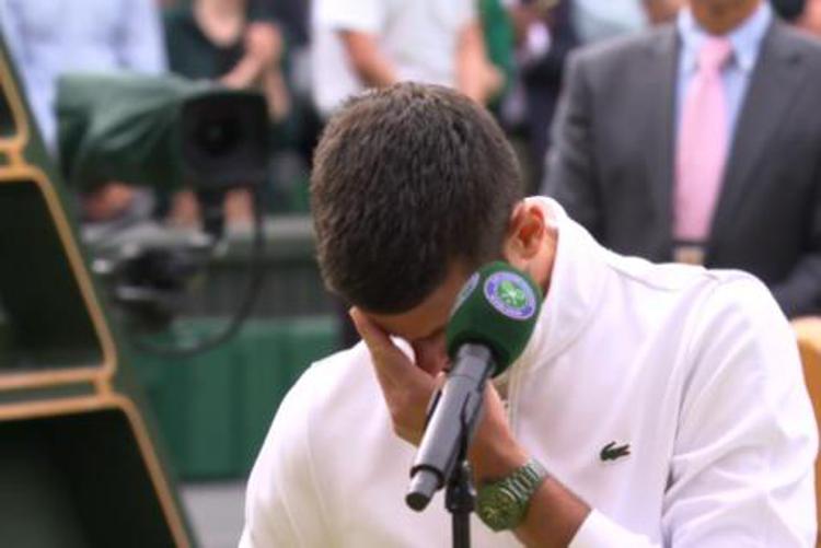 Wimbledon 2023, Djokovic in lacrime dopo sconfitta con Alcaraz - Video