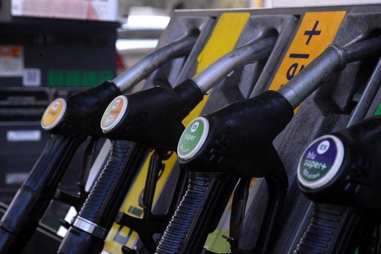 Pompa di benzina - Fotogramma