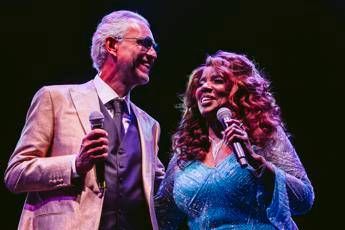 Gloria Gaynor da Bocelli makes the guests of Celebrity Adventures in Italy dance