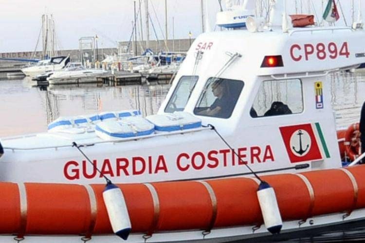 Motovedetta della Guardia Costiera - Fotogramma