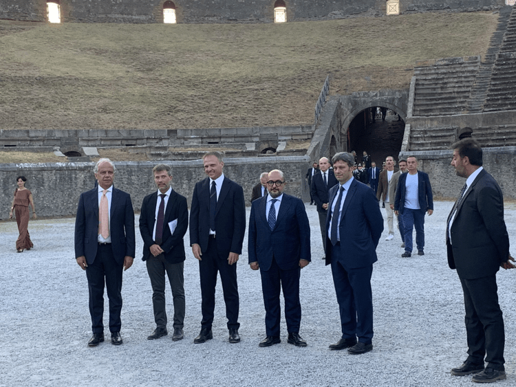 Il sovrintendente di Pompei (secondo da sinistra) Zuchtriegel con i ministri Piantedosi, Lollobrigida e Sangiuliano - (foto AdnKronos)