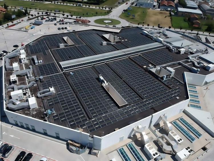 Sistemi di montaggio Contact Italia per un impianto fotovoltaico SEU da 564kW installato dalla 4-ENERGY