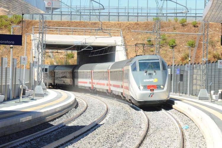 Sciopero treni oggi e domani, stop 7-8 luglio: orari e fasce garantite