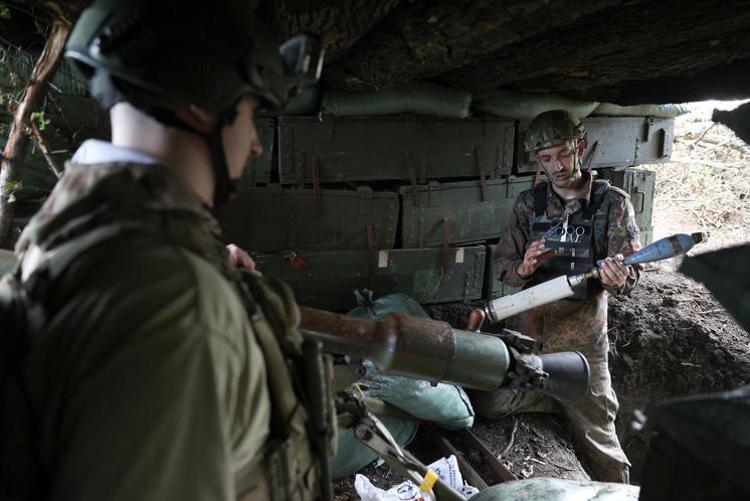 Ucraina, controffensiva Kiev avanza: “Russi in trappola a Bakhmut”. Nuovi aiuti Usa