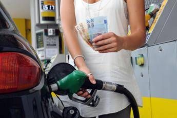 Fuel prices, Mimit: “False that they are out of control”