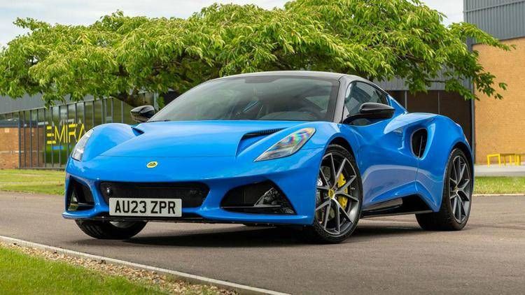 Lotus Emira i4: arriva il quattro cilindri turbo