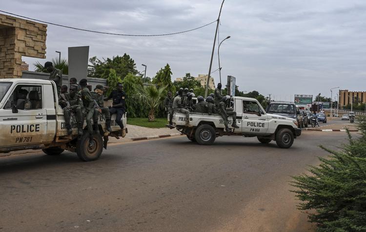 Golpe in Niger, militari autorizzano Burkina Faso e Mali a intervenire “in caso di aggressione”