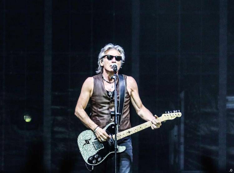 Luciano Ligabue sul palco - Fotogramma