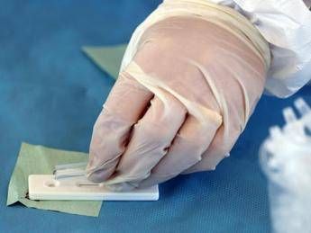 Covid, aumentano casi in Europa e nel mondo